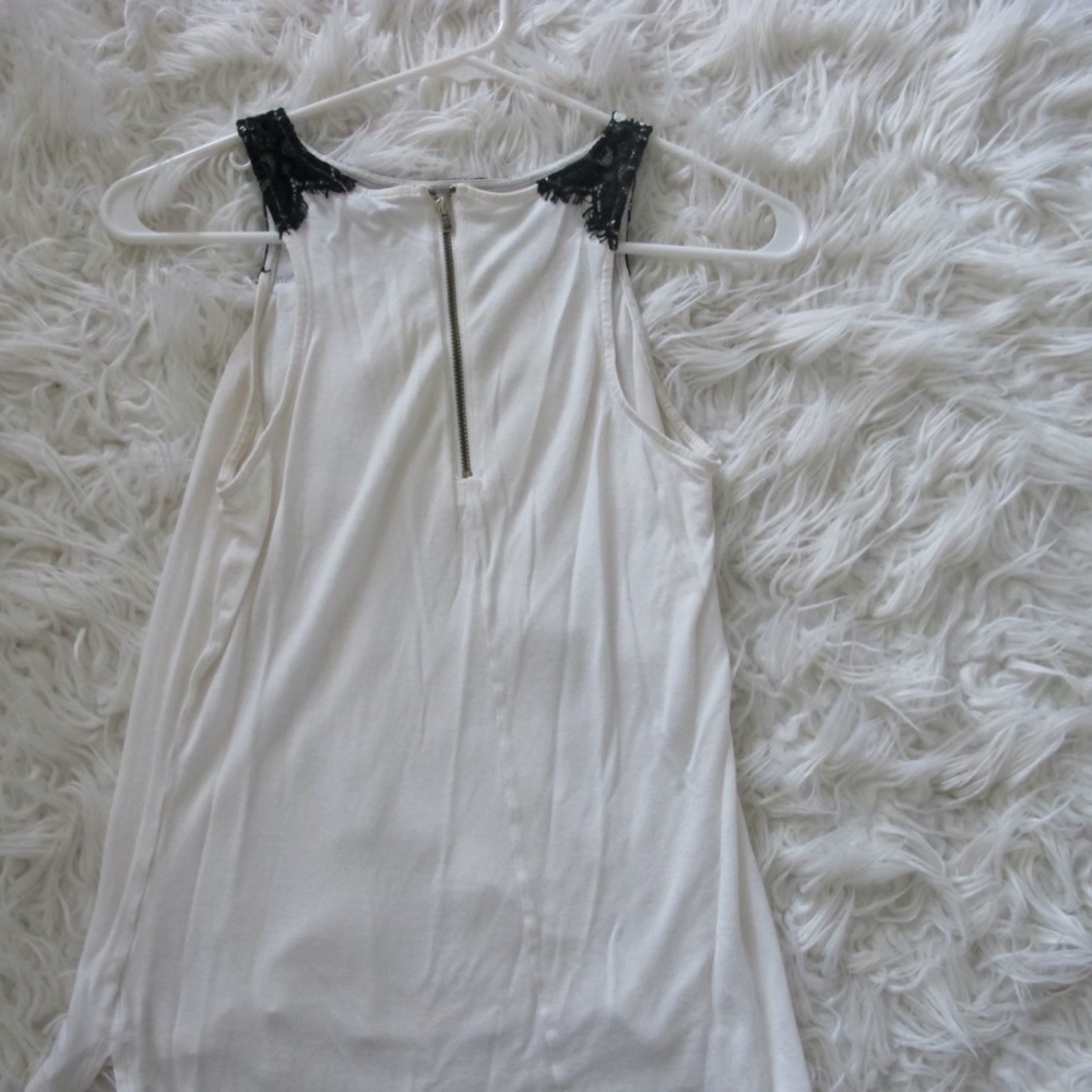 Express Women's Lace Sleeveless date night Top Shirt Size Small black white EUC - Picture 7 of 7